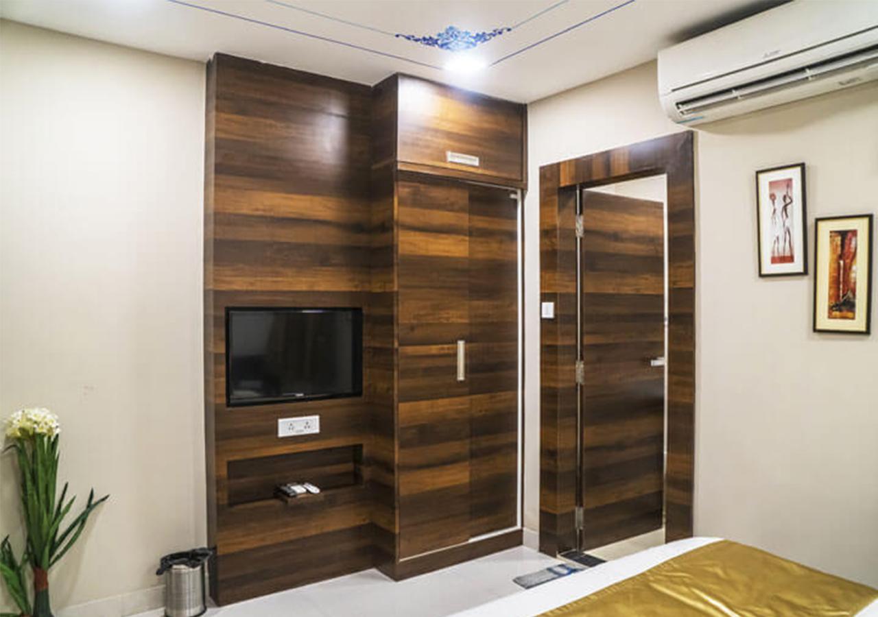Hotel Kingfisher Udaipur Exteriör bild